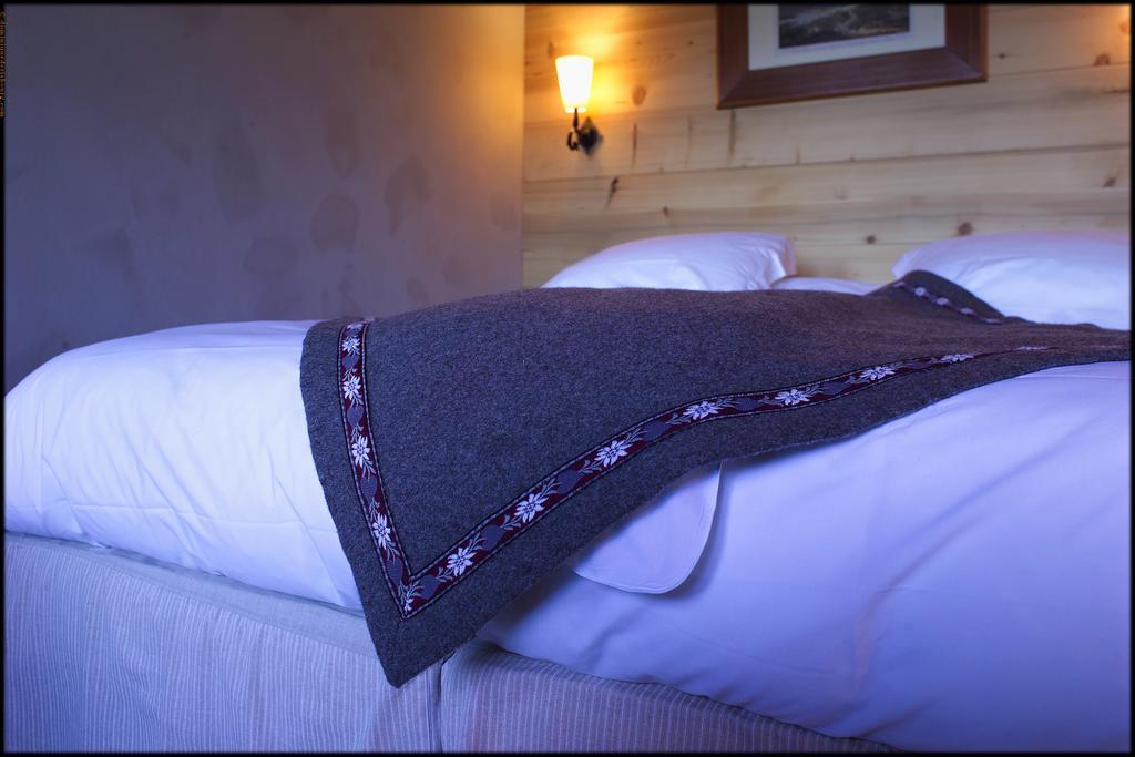 הוטלוס Hotel La Ferme Du Chozal, Chalet De Tradition מראה חיצוני תמונה